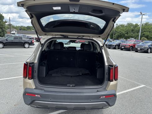 Used 2021 Kia Sorento S AWD/4WD image 4