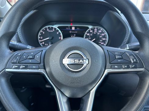 Used 2025 Nissan Sentra SV FWD image 21