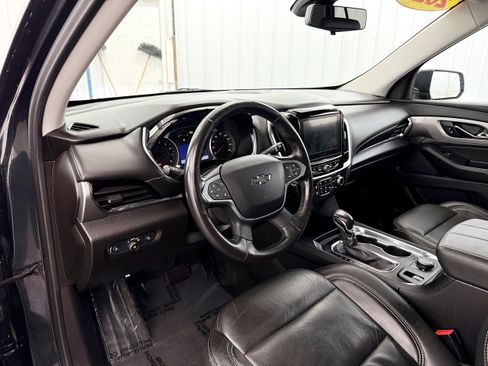 Used 2021 Chevrolet Traverse RS image 7