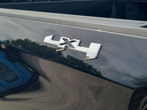 Used 2026 GMC Sierra 1500 SLT AWD/4WD image 14