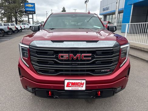 Used 2024 GMC Sierra 1500 AT4 w/ AT4 Premium Package AWD/4WD image 8