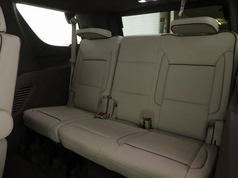 Used 2025 GMC Yukon Denali w/ Sun & Power Step Package image 33