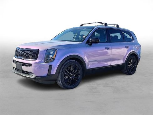 Used 2022 Kia Telluride SX w/ SX Prestige Package image 3