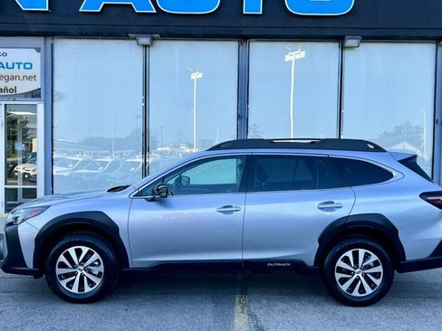 Used 2025 Subaru Outback Premium AWD/4WD image 2