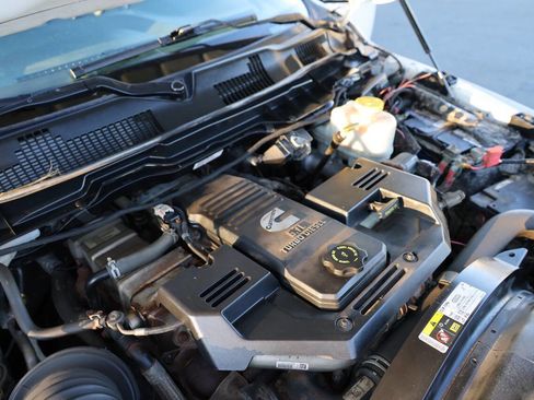 Used 2017 RAM 5500 Tradesman w/ Power & Remote Entry Group image 50