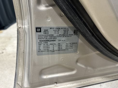 Used 2012 Buick Enclave Leather AWD/4WD image 36