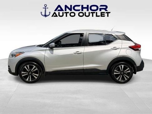 Used 2019 Nissan Kicks SV FWD image 5