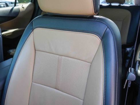 Used 2023 Chevrolet Equinox Premier FWD image 23