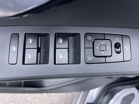 Certified 2023 Kia Niro EX Touring image 19