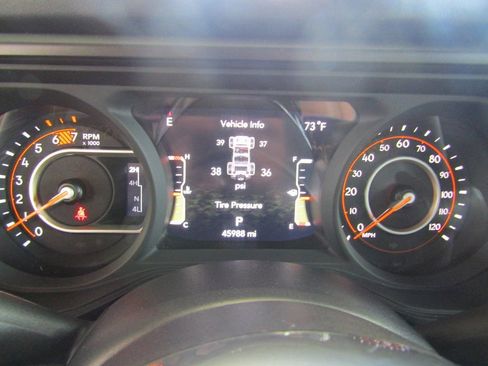 Used 2024 Jeep Wrangler Sahara image 22