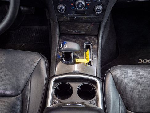 Used 2013 Chrysler 300 C w/ Light Group image 23