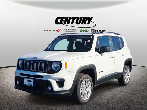 Used 2023 Jeep Renegade Latitude w/ Sun & Fun Group image 8