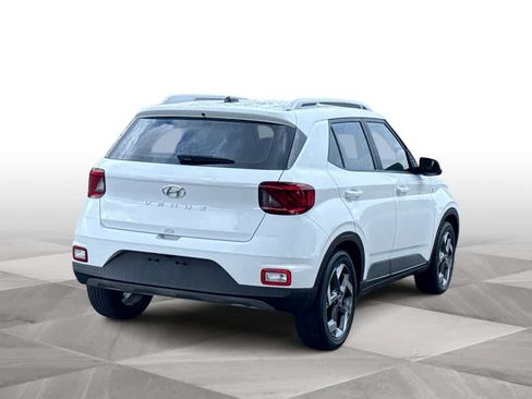 Used 2024 Hyundai Venue SEL FWD image 8