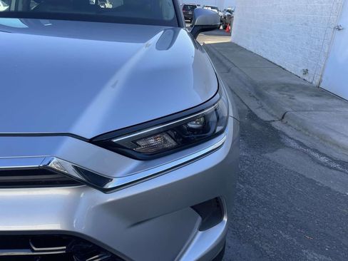 Used 2025 Toyota Grand Highlander AWD image 18