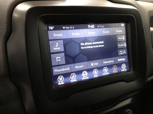 Used 2018 Jeep Renegade Latitude w/ Cold Weather Group AWD/4WD image 23