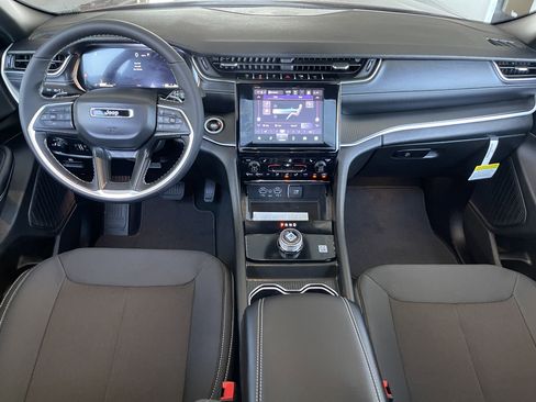 New 2026 Jeep Grand Cherokee L 4WD image 15