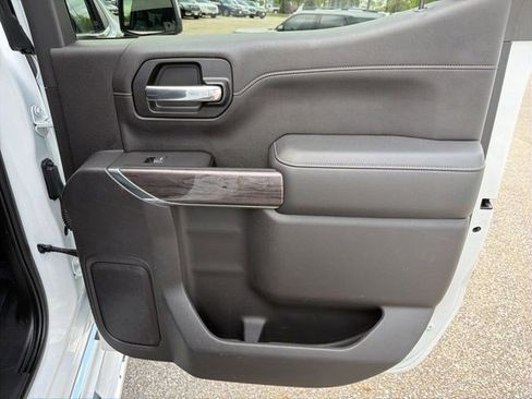 Used 2019 Chevrolet Silverado 1500 LTZ w/ LTZ Premium Package AWD/4WD image 18