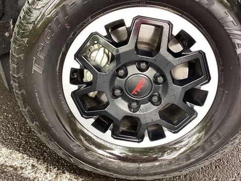 Certified 2026 Toyota Tacoma TRD Off-Road AWD/4WD image 5