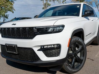 New 2025 Jeep Grand Cherokee Limited w/ Black Appearance Package