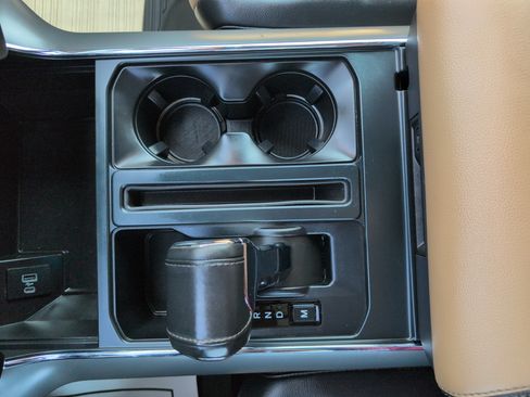 Used 2021 Ford F150 Lariat w/ Max Trailer Tow Package AWD/4WD image 27