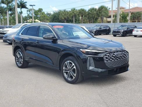 Certified 2025 Audi Q5 Premium w/ Convenience Package AWD/4WD image 2
