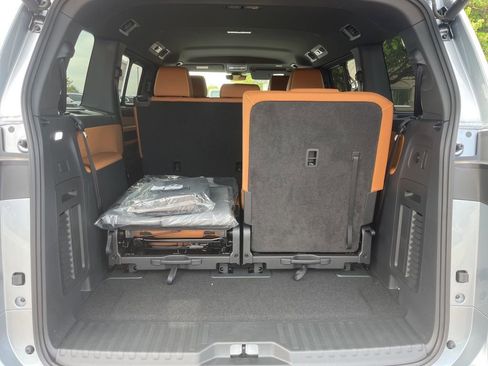 New 2025 Volkswagen ID. Buzz Pro S image 13