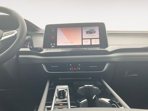 New 2026 Volkswagen Atlas Peak Edition AWD/4WD image 11