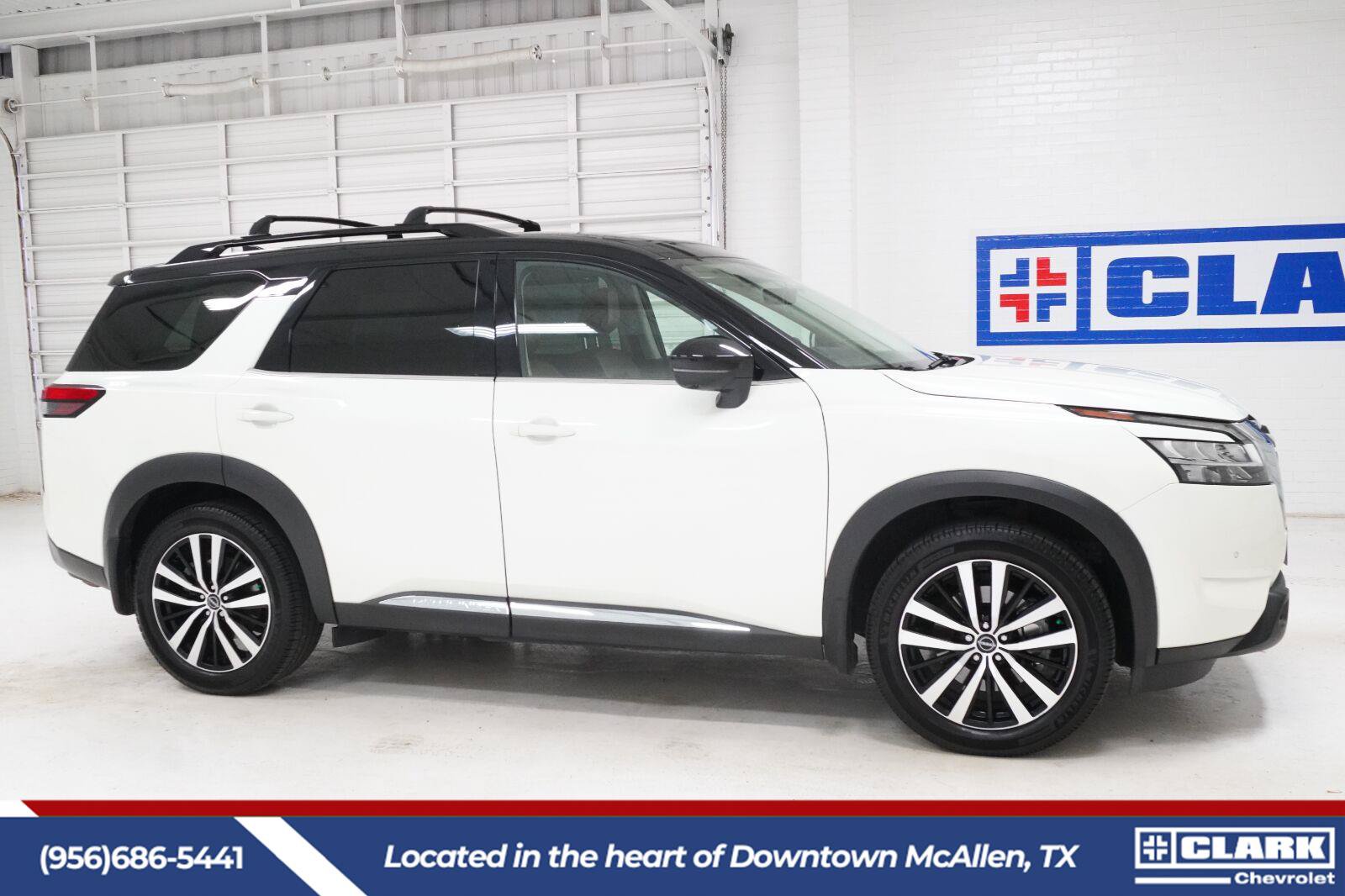Used 2024 Nissan Pathfinder Platinum w/ Cargo Package FWD image 5