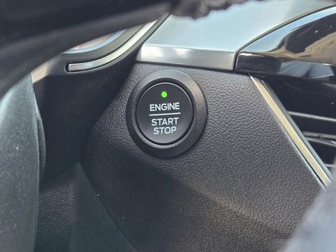 Used 2022 Ford Escape Titanium image 13