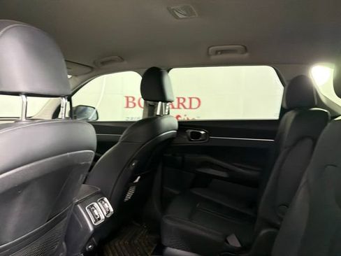 Used 2023 Kia Sorento EX AWD/4WD image 17