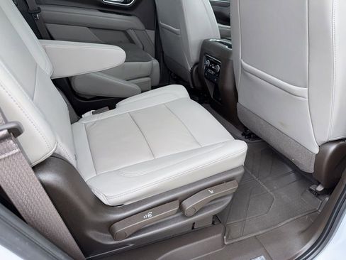 Used 2021 Chevrolet Tahoe LT w/ LT Signature Package image 23