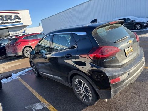 Used 2021 Chevrolet Bolt Premier w/ Infotainment Package image 10