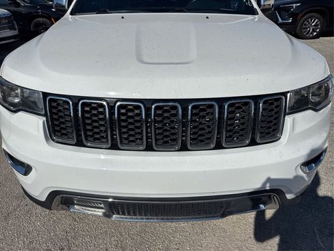 Used 2018 Jeep Grand Cherokee Limited image 13