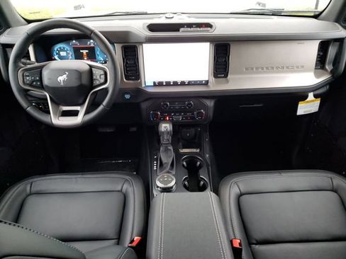 New 2025 Ford Bronco Outer Banks w/ Black Appearance Package image 11