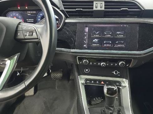Used 2021 Audi Q3 2.0T Premium w/ Convenience Package AWD/4WD image 17