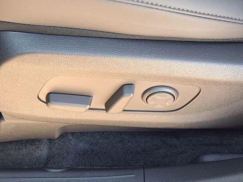 New 2026 Kia Carnival EX FWD image 6