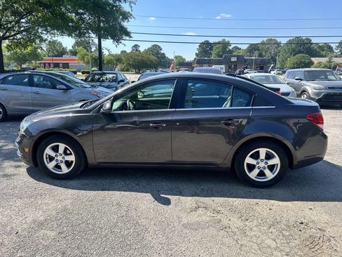Used 2015 Chevrolet Cruze LT FWD image 9