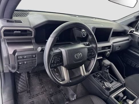Certified 2025 Toyota 4Runner SR5 AWD/4WD image 10