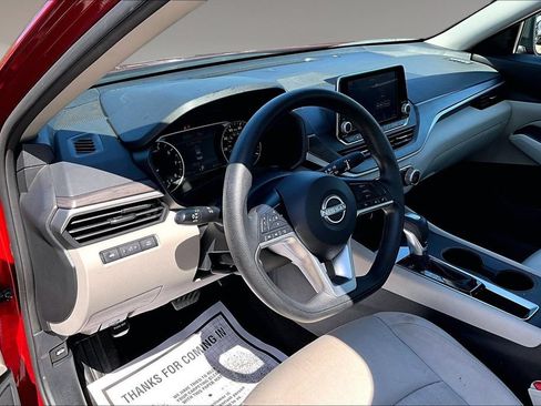 Used 2025 Nissan Altima 2.5 SV FWD image 13