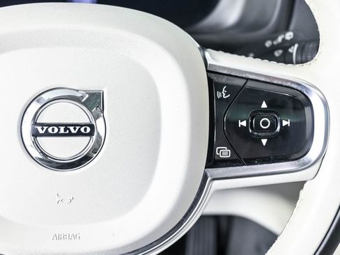 Certified 2025 Volvo XC90 T8 Ultra w/ Protection Package Premier AWD/4WD image 13