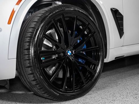 Used 2025 BMW X5 M60i AWD/4WD image 9