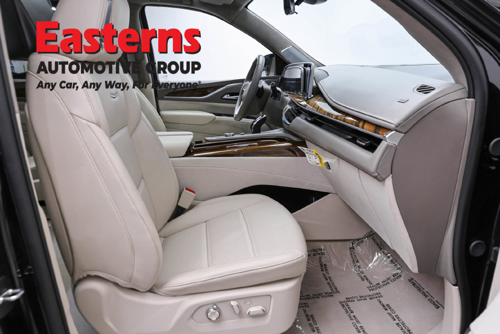 Used 2024 Cadillac Escalade ESV Sport Platinum w/ LPO, ONYX Package AWD/4WD image 29