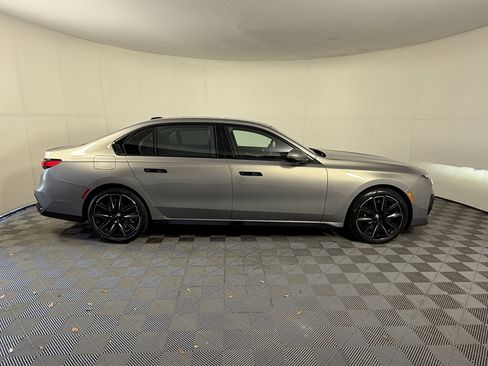 Certified 2024 BMW 760i xDrive w/ Executive Package AWD/4WD image 8