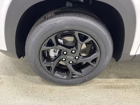 New 2026 Chevrolet Trax LT w/ Driver Confidence Package FWD image 11