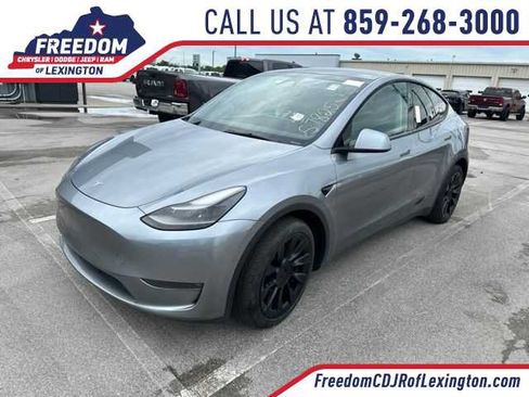 Used 2024 Tesla Model Y Long Range AWD/4WD image 1