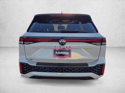 New 2026 Volkswagen Tiguan SE R-Line image 8