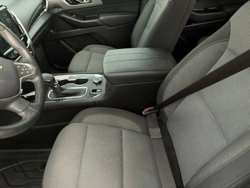 Used 2023 Chevrolet Traverse LT FWD image 8