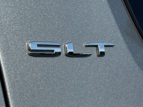 Used 2023 GMC Acadia SLT image 8