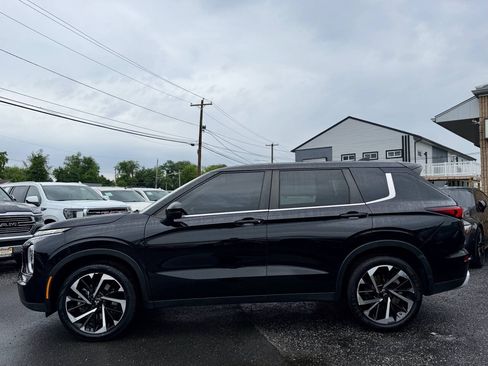 Used 2022 Mitsubishi Outlander SE AWD/4WD image 2