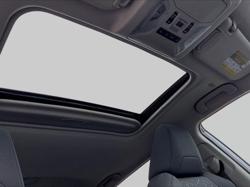 Used 2025 Toyota RAV4 XLE w/ Convenience Package FWD image 14